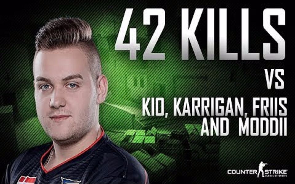 单王卡没有节奏。蓝色的 Robot 的钩子肯定会击中蓝队，捍卫传奇杯冠军